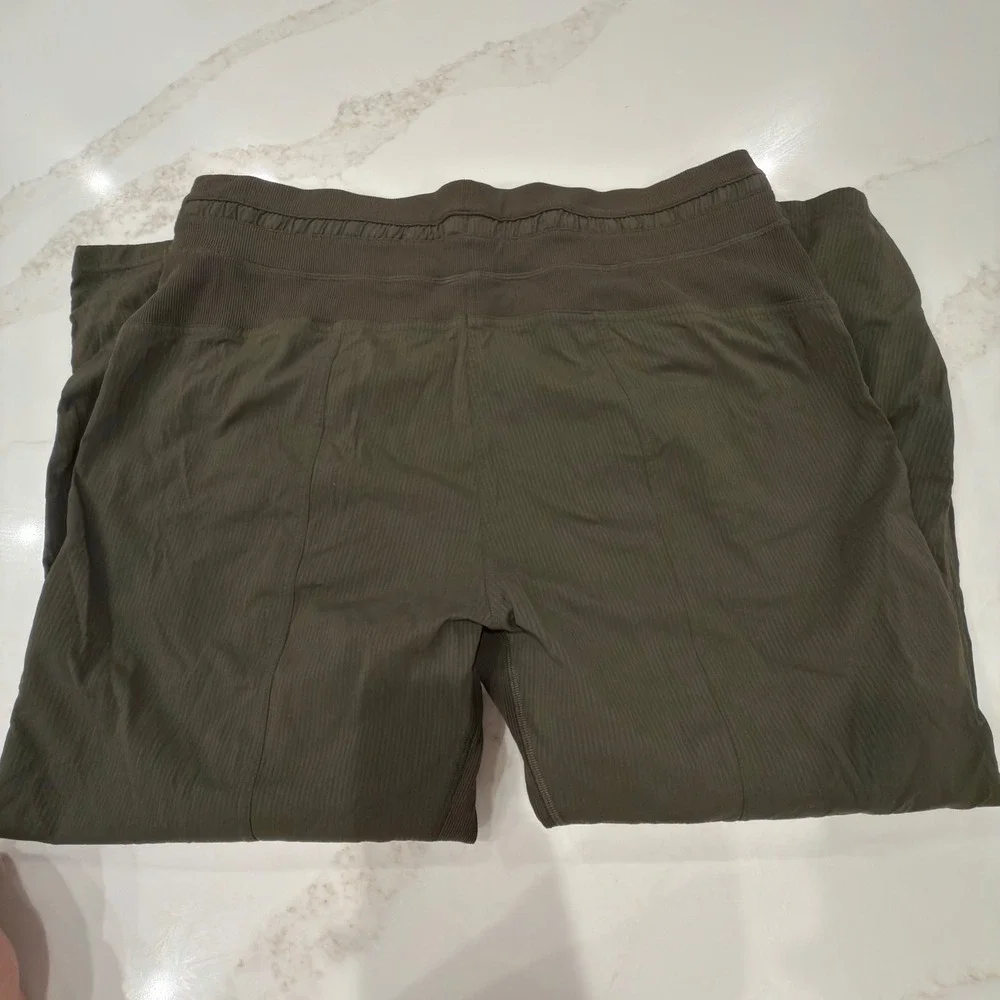 Lululemon Dance Studio Mid-Rise Crop 25 Ribbed Pant Dark Olive Green Size 14